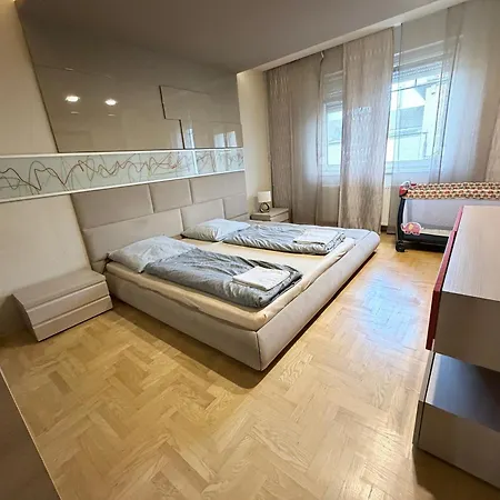 Lux شقة Nyíregyháza